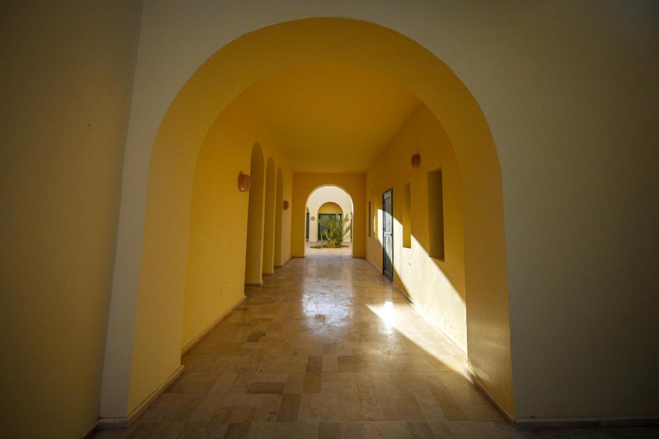 Hotel Pansy Qasr Ghilan Экстерьер фото
