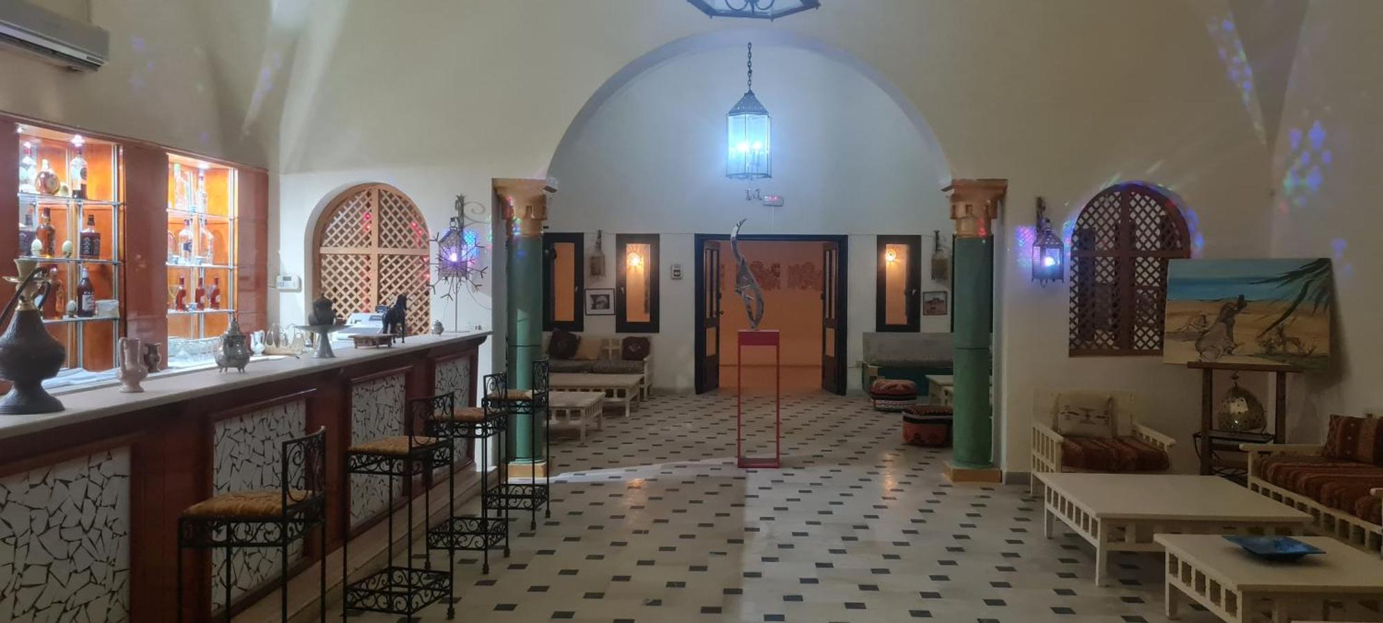 Hotel Pansy Qasr Ghilan Экстерьер фото