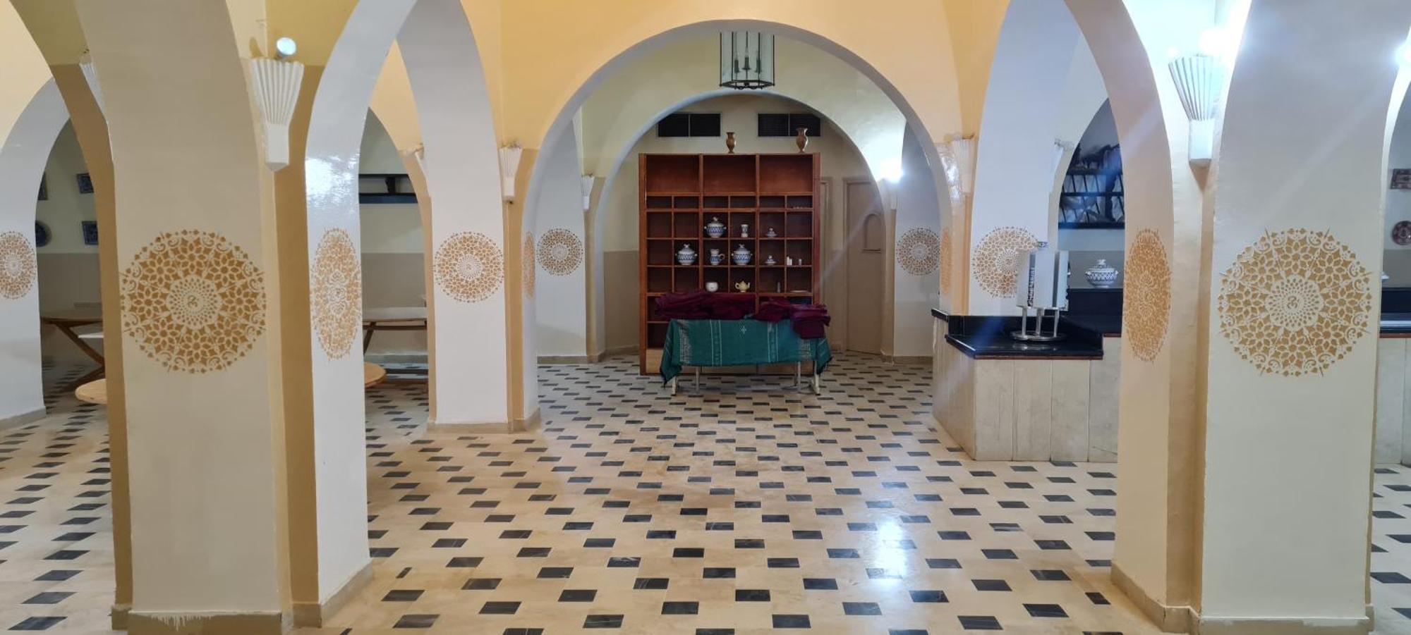 Hotel Pansy Qasr Ghilan Экстерьер фото